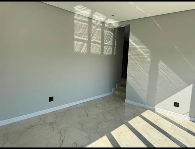 4 BEDROOM HOUSE FOR SALE IN ELDO VILLAGE